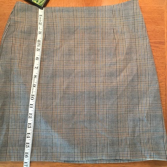 Plaid miniskirt - Picture 6 of 6